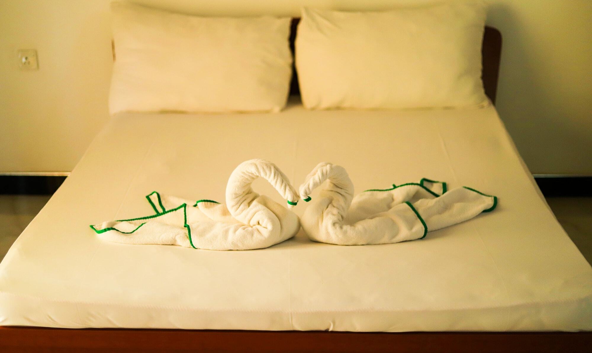 Oyo 270 Pavana Resort เนกอมโบ ภายนอก รูปภาพ